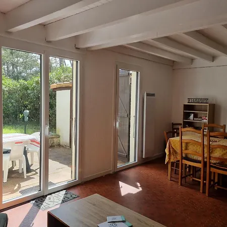 A Seignosse: A Pied, Terrasse, 3 Chambres, Quartier Calme - Fr-1-239-1036